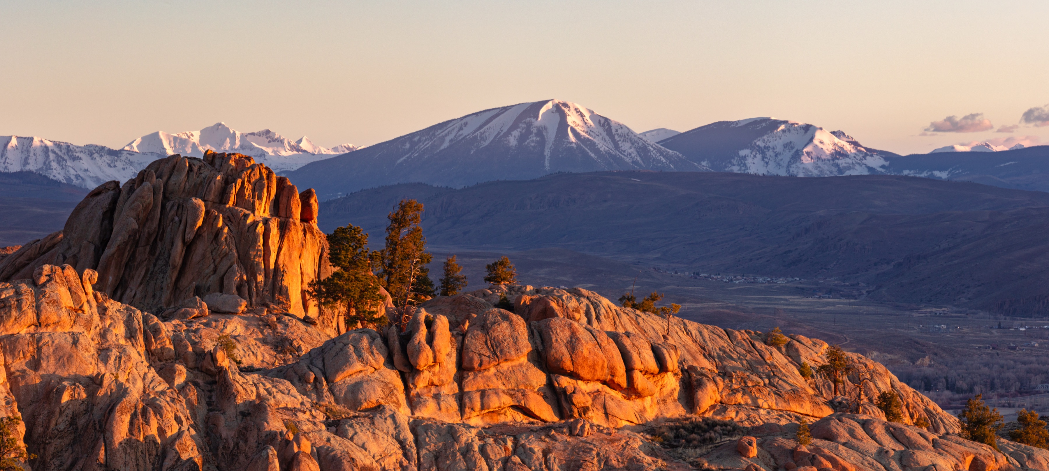 Autumn colors across a Gunnison Valley mountain